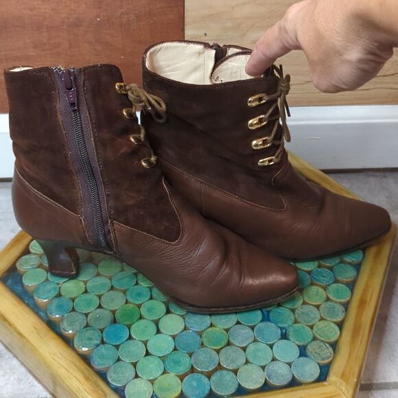 Size 36.5 folloni zip up boots made in Italy - Picture 1 of 3